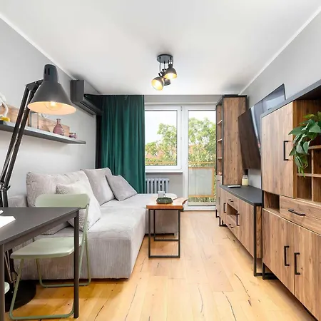 Mosaic In Center With Air Conditioning And Balcony By Renters *