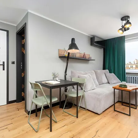 Mosaic In Center With Air Conditioning And Balcony By Renters Daire