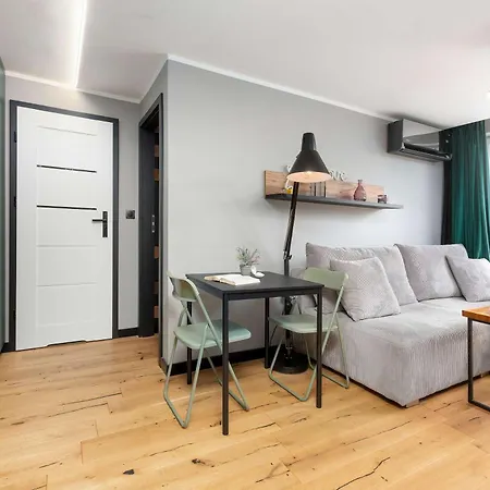 Apartment Mosaic In Center With Air Conditioning And Balcony By Renters *